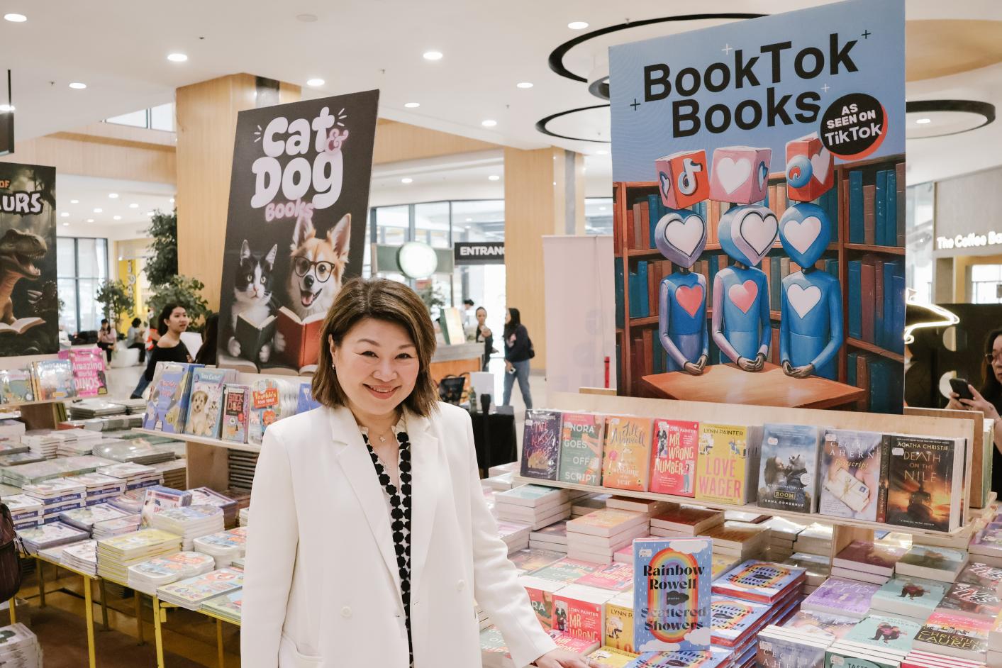 Jacqueline Ng, Co-founder of Big Bad Wolf Books in Cebu Book Sale(1)